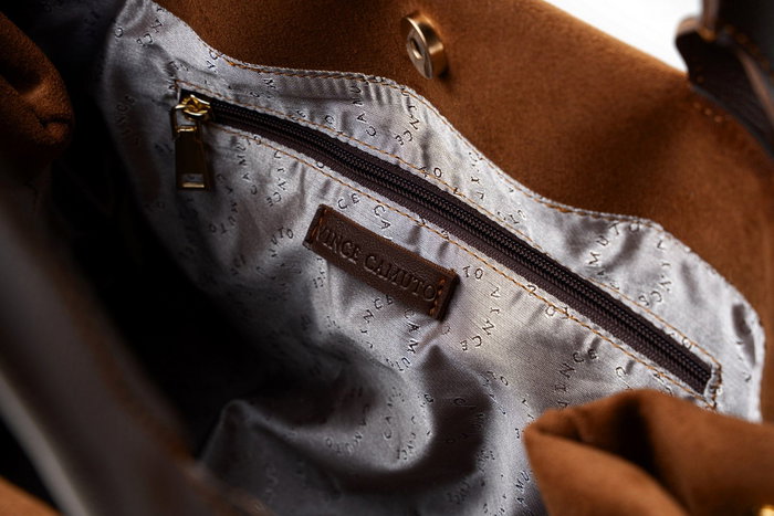 Vince Camuto Bolso Tote Suede Brown Piel de Polivinilo Marrón